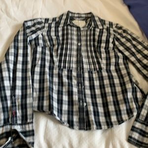 Long sleeve pleated shirt!